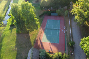 court-de-tennis-manoir-baronnie-grandcourt